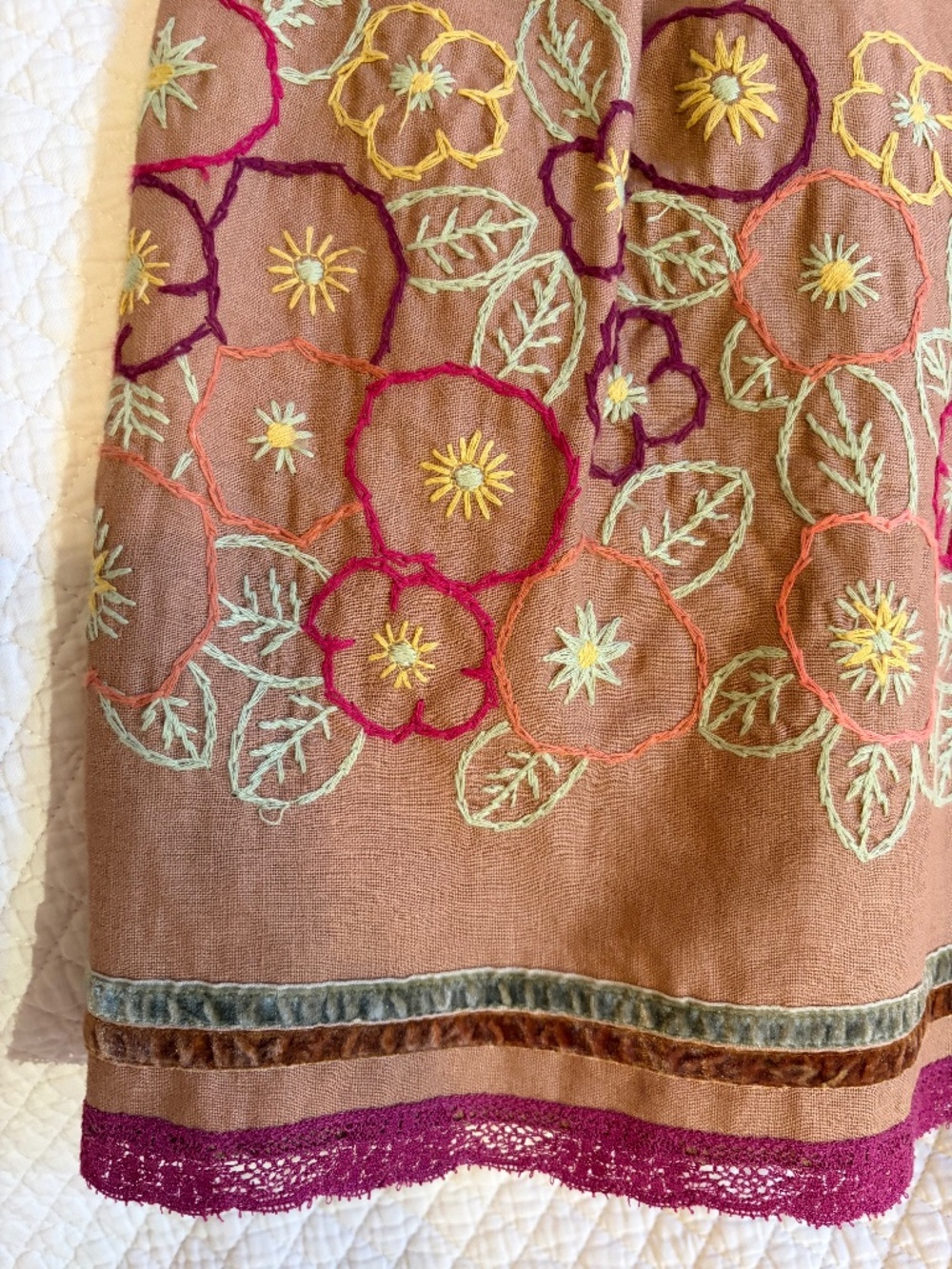Cynthia Steffe Linen/Cotton Embroidered Skirt Sz 8